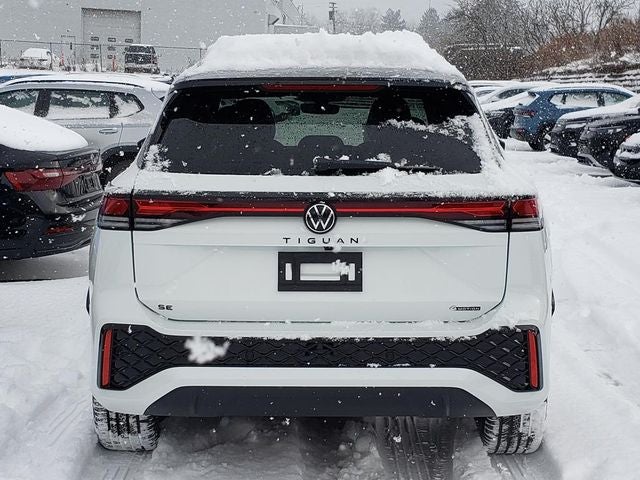 2026 Volkswagen Tiguan 2.0T SE R-Line Black
