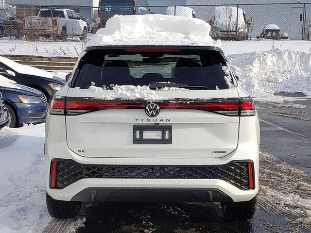 2026 Volkswagen Tiguan 2.0T SE R-Line Black