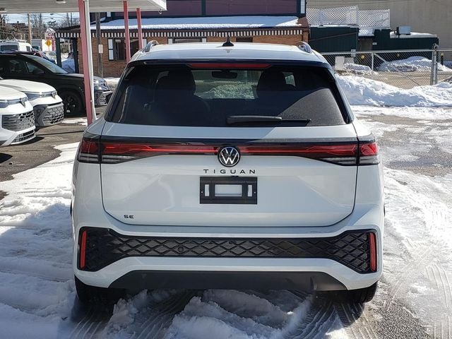 2026 Volkswagen Tiguan 2.0T SE R-Line Black