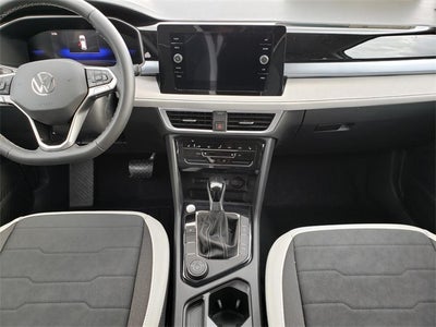 2025 Volkswagen Taos 1.5T SE