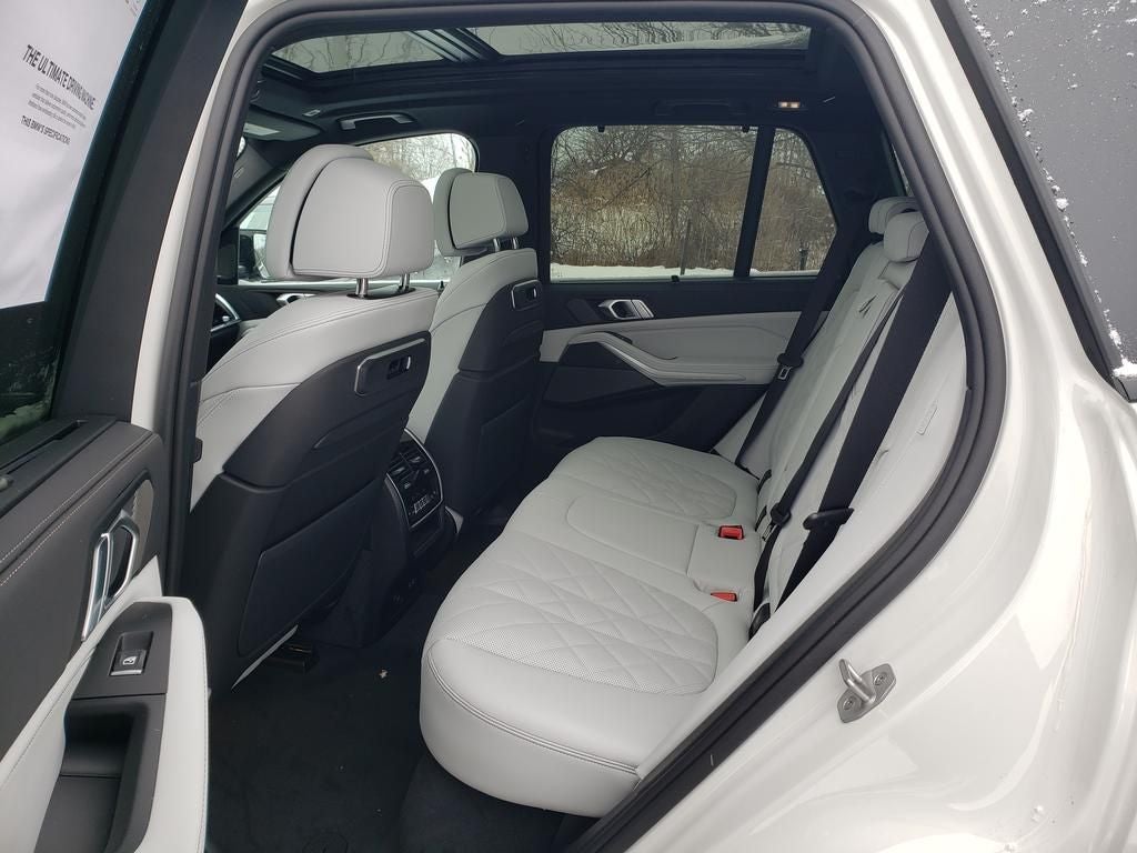 2026 BMW X5 M60i
