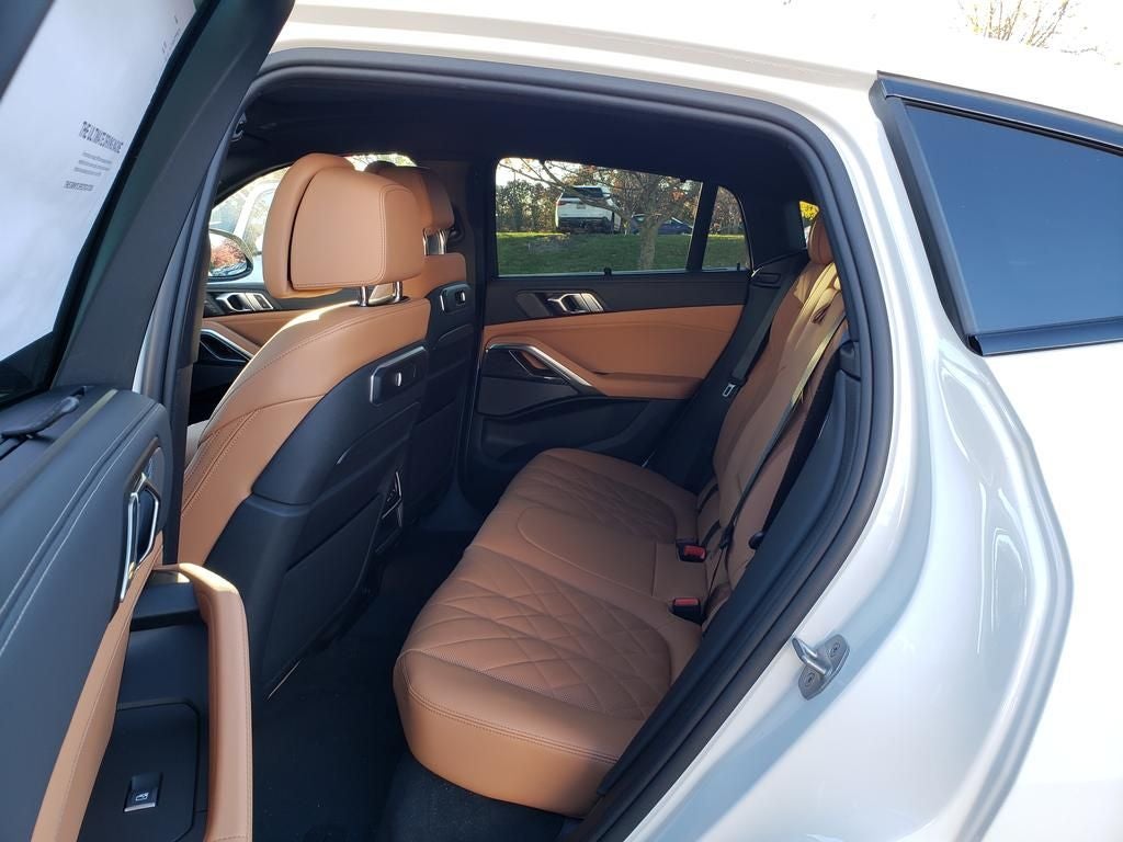 2026 BMW X6 M60i