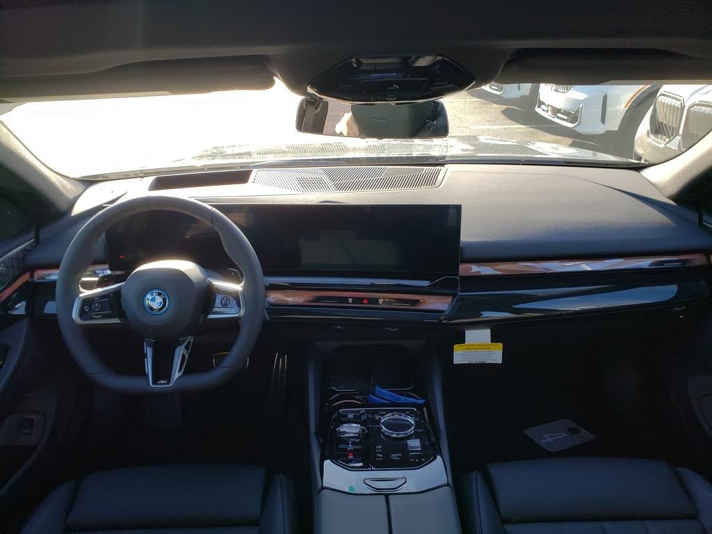 2026 BMW 5 Series 550e xDrive