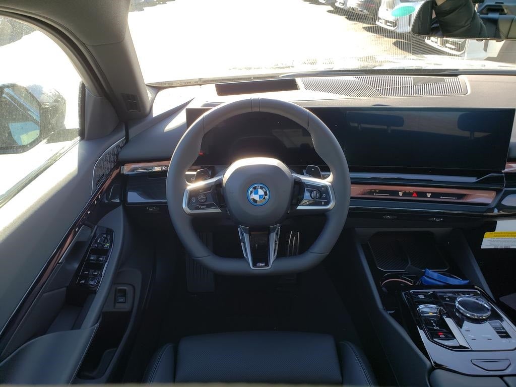 2026 BMW 5 Series 550e xDrive