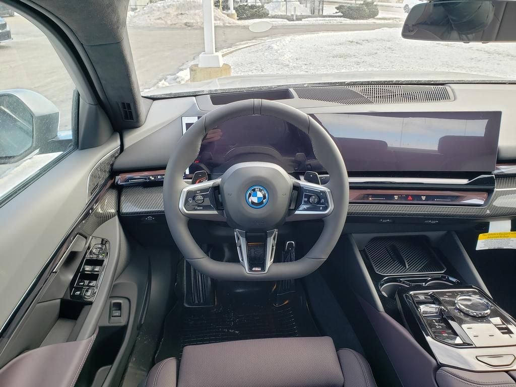 2026 BMW 5 Series 550e xDrive
