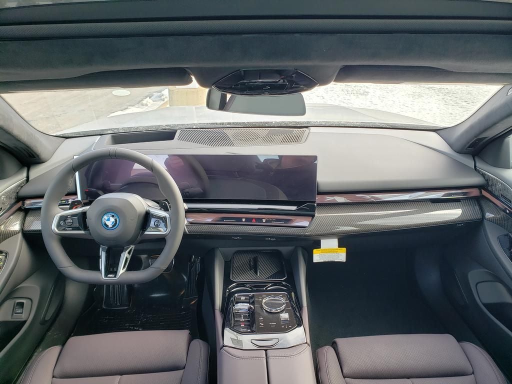 2026 BMW 5 Series 550e xDrive