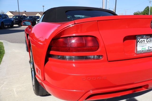 2005 Dodge Viper SRT10