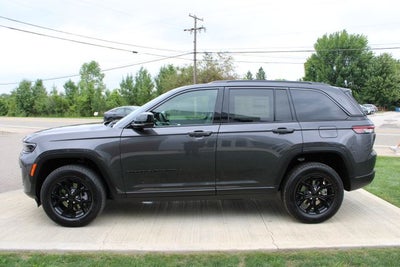 2026 Jeep Grand Cherokee Laredo Altitude