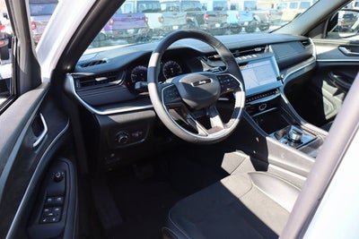 2026 Jeep Grand Cherokee Laredo Altitude