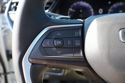 2026 Jeep Grand Cherokee Laredo Altitude