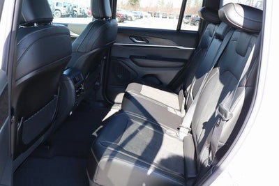 2026 Jeep Grand Cherokee Laredo Altitude