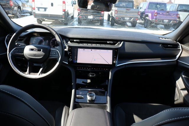 2026 Jeep Grand Cherokee Laredo Altitude