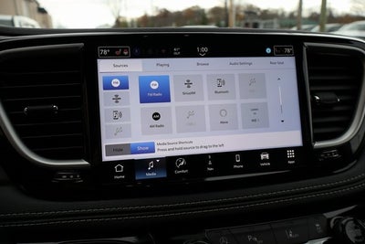 2026 Chrysler Pacifica Select