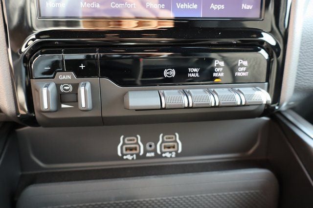 2025 RAM 2500 Big Horn Sport