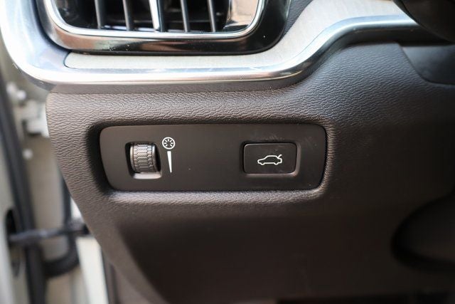2021 Volvo V60 Cross Country T5