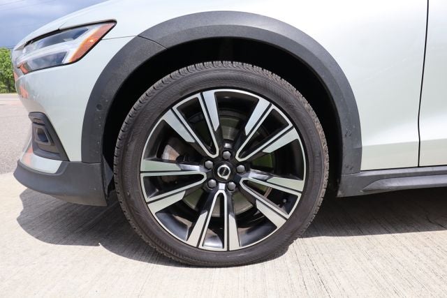 2021 Volvo V60 Cross Country T5