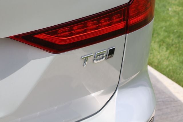 2021 Volvo V60 Cross Country T5