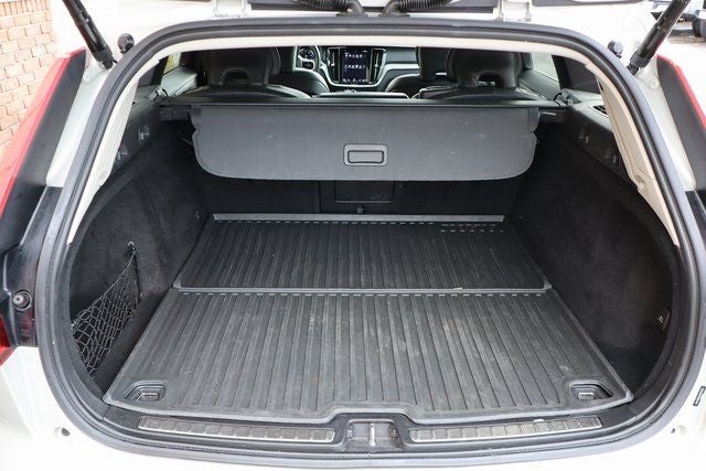 2021 Volvo V60 Cross Country T5