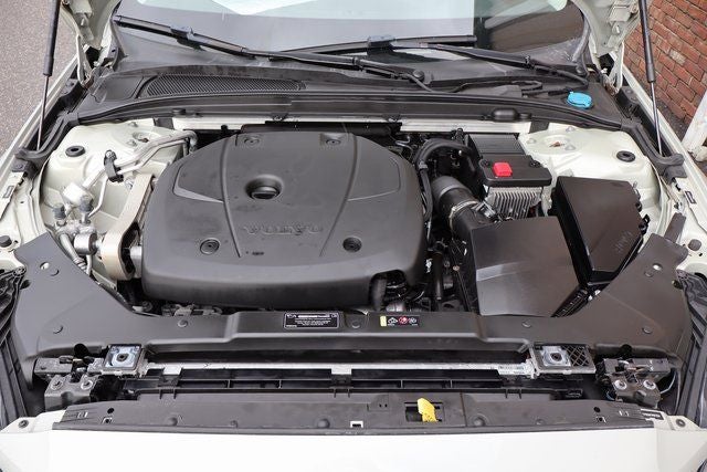2021 Volvo V60 Cross Country T5
