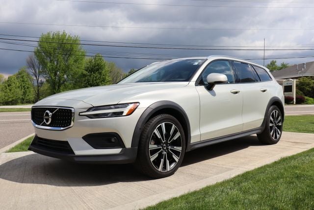 2021 Volvo V60 Cross Country T5