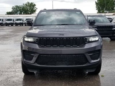 2025 Jeep Grand Cherokee Laredo