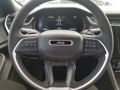 2025 Jeep Grand Cherokee Laredo