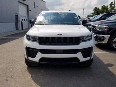 2026 Jeep Grand Cherokee Laredo Altitude