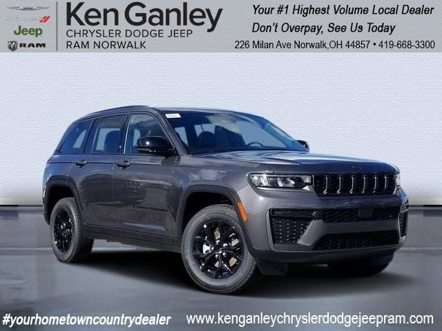 2026 Jeep Grand Cherokee Laredo Altitude