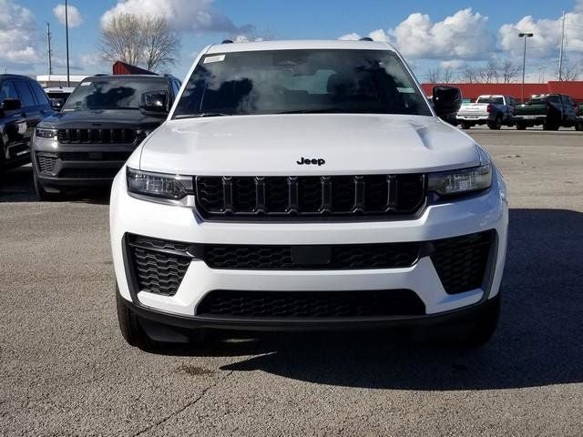 2026 Jeep Grand Cherokee Laredo Altitude