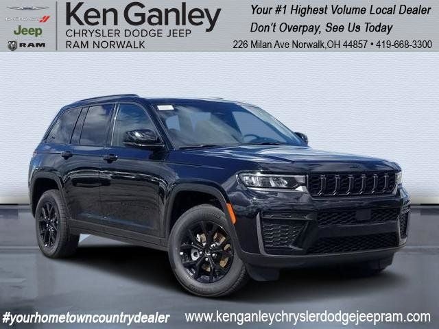2026 Jeep Grand Cherokee Laredo Altitude