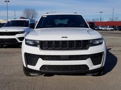 2026 Jeep Grand Cherokee Laredo Altitude