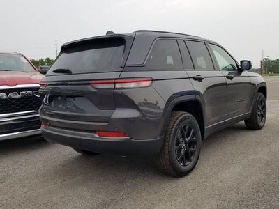 2026 Jeep Grand Cherokee Laredo Altitude