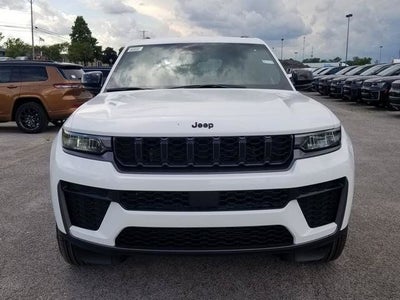 2026 Jeep Grand Cherokee Laredo Altitude