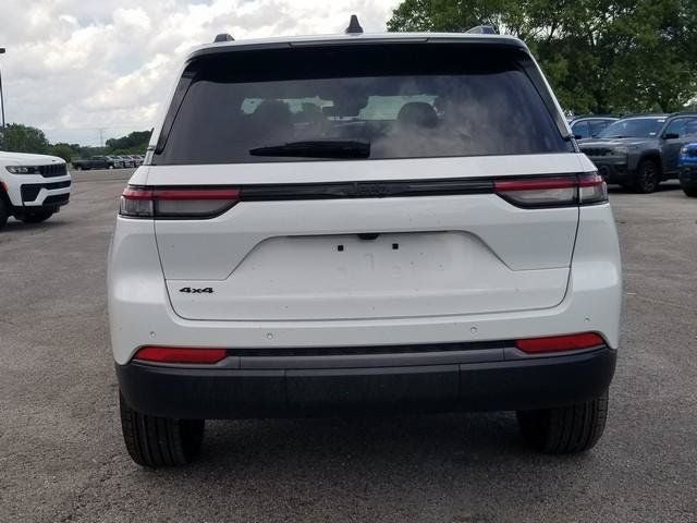 2026 Jeep Grand Cherokee Laredo Altitude