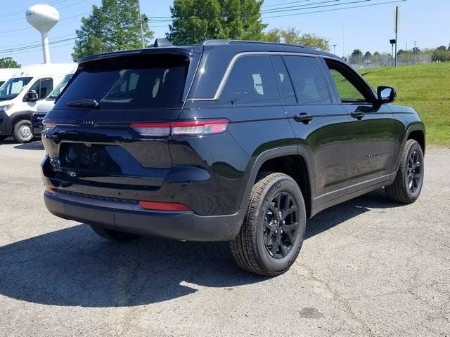2026 Jeep Grand Cherokee Laredo Altitude