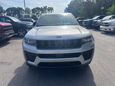 2026 Jeep Grand Cherokee Laredo Altitude
