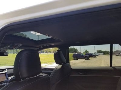 2026 Jeep Grand Cherokee L Laredo Altitude