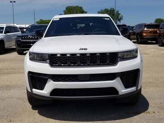 2026 Jeep Grand Cherokee L Laredo Altitude
