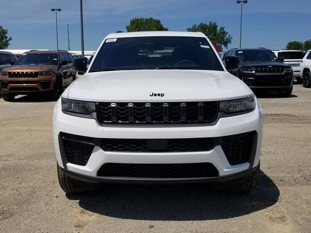 2026 Jeep Grand Cherokee L Laredo Altitude