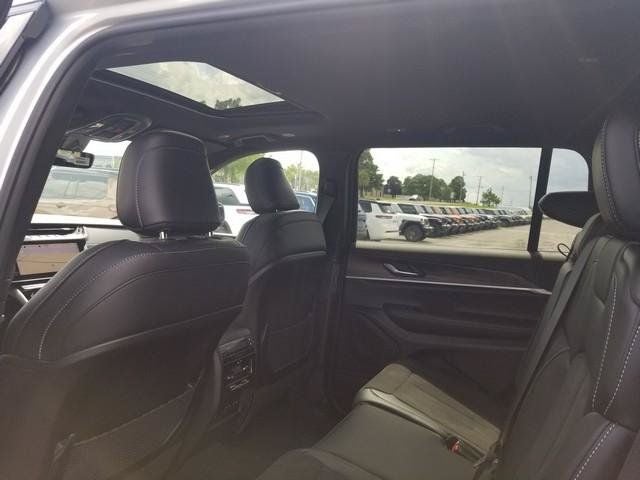 2026 Jeep Grand Cherokee L Laredo Altitude