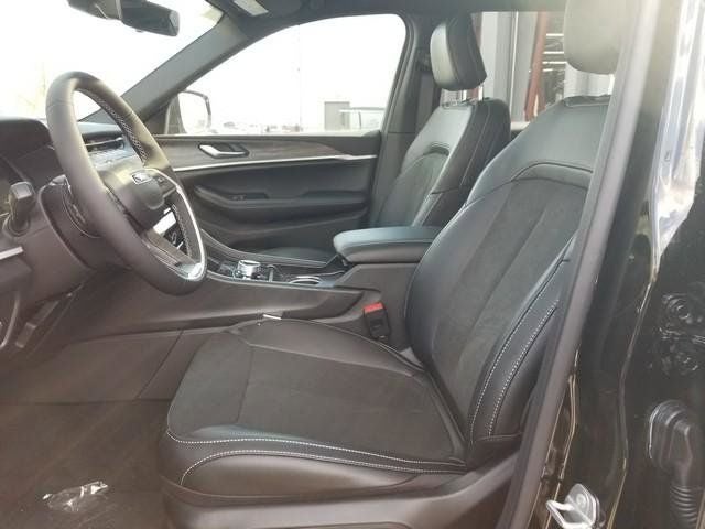 2026 Jeep Grand Cherokee L Laredo Altitude
