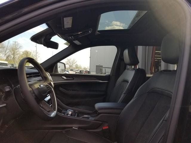 2026 Jeep Grand Cherokee L Laredo Altitude