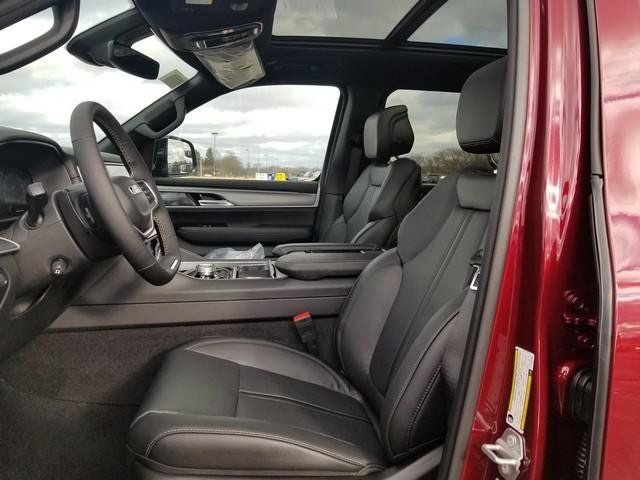 2025 Jeep Wagoneer L Base