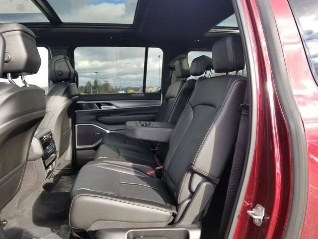 2025 Jeep Wagoneer L Base