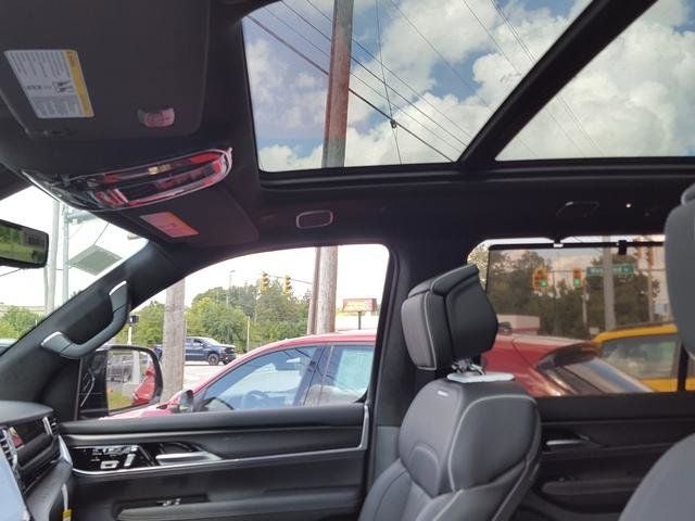 2023 Jeep Grand Wagoneer Series II