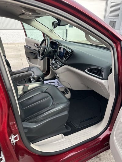 2017 Chrysler Pacifica Touring L