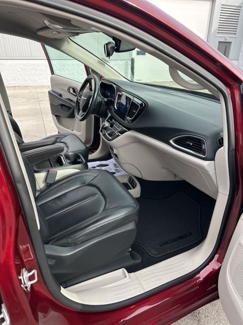 2017 Chrysler Pacifica Touring L