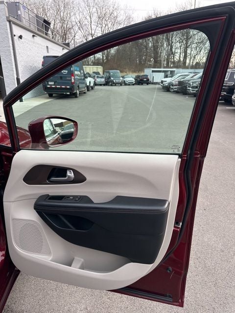 2017 Chrysler Pacifica Touring L