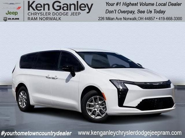2027 Chrysler Pacifica Select's photo