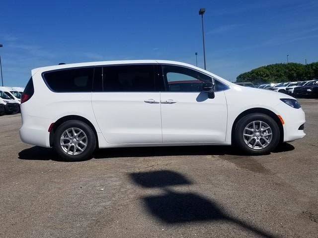2026 Chrysler Voyager LX